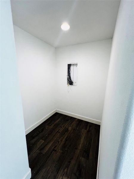 Spacious, unfurnished interior of a new home in , Hemphill (Image 28).