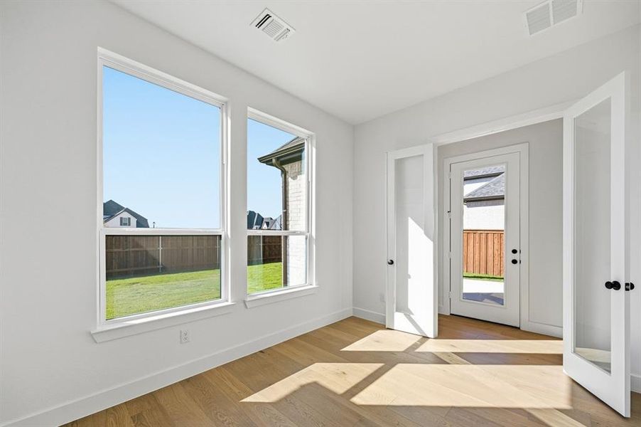 Spacious, unfurnished interior of a new home in Quail Hollow: 72ft. lots, Rockwall (Image 13).