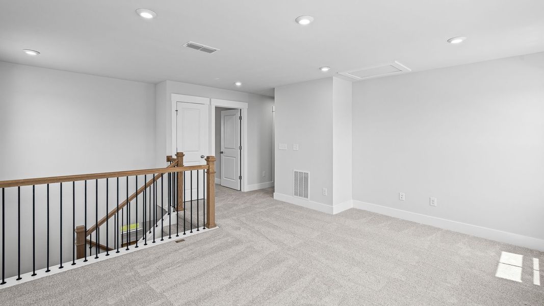 Spacious, unfurnished interior of a new home in Hunters Creek, Flowery Branch (Image 32). Spacious, unfurnished interior of a new home in Hunters Creek, Flowery Branch (Image 32).