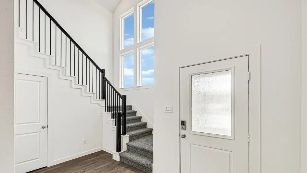 Spacious, unfurnished interior of a new home in Harvest Pointe, Needville (Image 10).