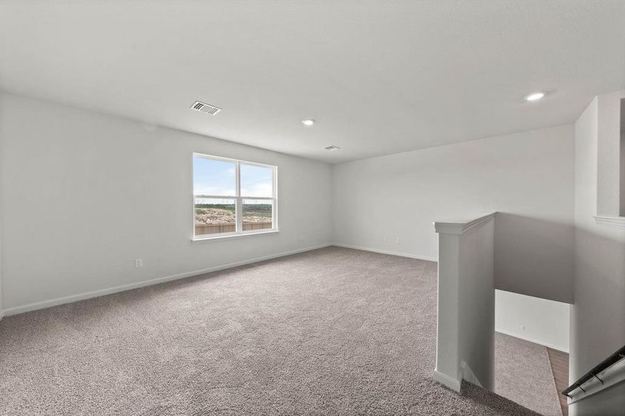 Spacious, unfurnished interior of a new home in Retreat at Fossil Creek, Fort Worth (Image 11).