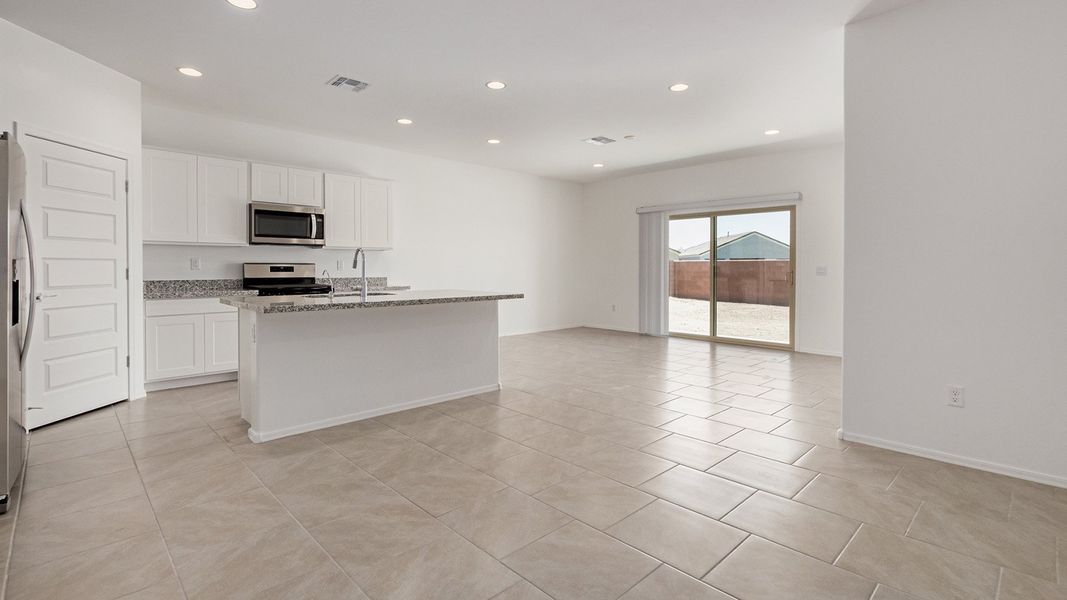 Representative unfurnished interior of a home built from the Easton by D.R. Horton in Casas del Cerrito, Tucson (Image 20).