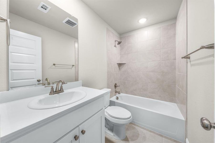 Furnished interior view inside a new home in Bridgepoint, Greenville (Image 9). Furnished interior view inside a new home in Bridgepoint, Greenville (Image 9).