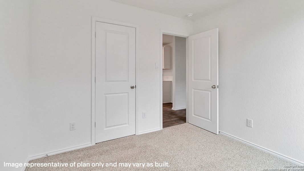 Spacious, unfurnished interior of a new home in Swenson Heights, Seguin (Image 14).