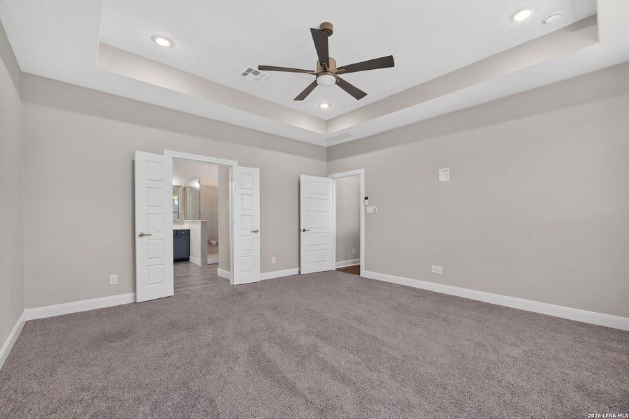 Spacious, unfurnished interior of a new home in Stillwater Ranch, San Antonio (Image 17).