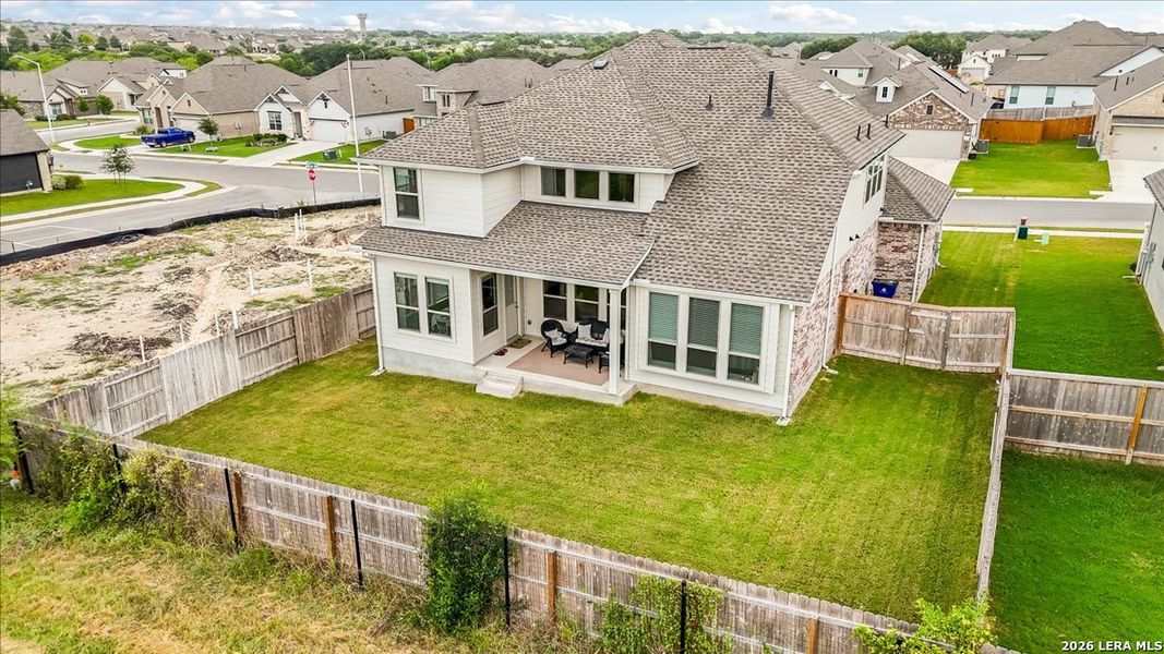 Exterior details and patio area of a home in Foxbrook, Cibolo (Image 4).