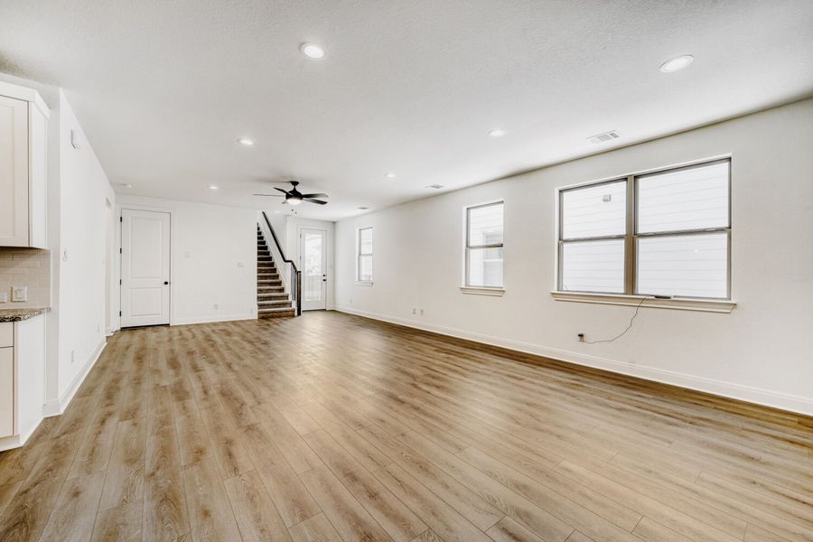 Spacious, unfurnished interior of a new home in The Porch at Du Pre, Buda (Image 10). Spacious, unfurnished interior of a new home in The Porch at Du Pre, Buda (Image 10).