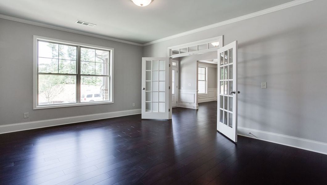 Representative unfurnished interior of a home built from the Edinburgh by D.R. Horton in Thalley Creek Estates, Cumming (Image 18).