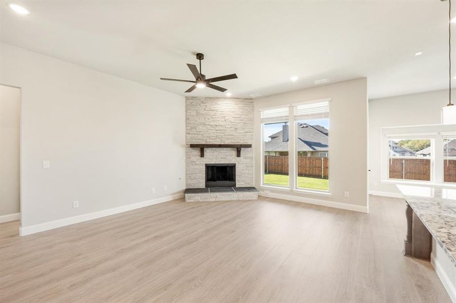Spacious, unfurnished interior of a new home in Eagle Glen 50, Alvarado (Image 22).