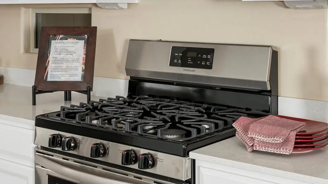 Western Enclave Discovery Barbaro Plan3570 Gas Range Microwave