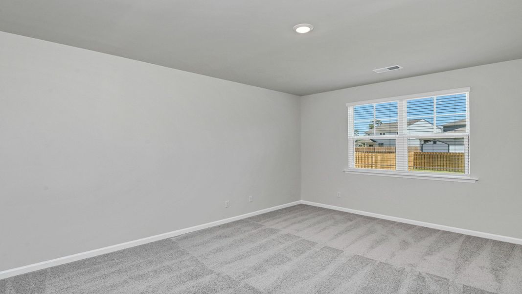 Spacious, unfurnished interior of a new home in Sease's Pond, Gilbert (Image 26).