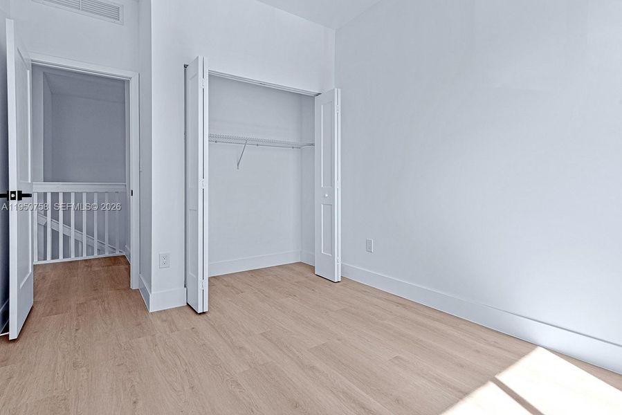 Spacious, unfurnished interior of a new home in , Miami (Image 34).