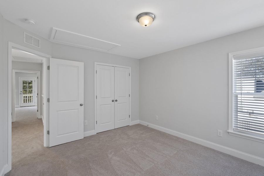Spacious, unfurnished interior of a new home in Sweetgrass Station, Summerville (Image 35).