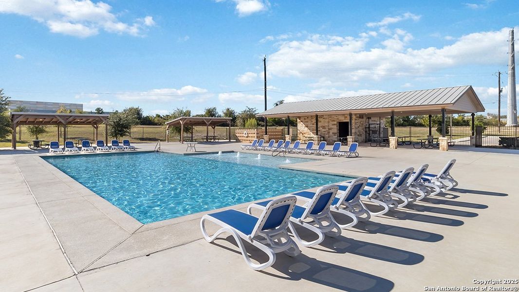 Community amenities in Hunters Ranch, San Antonio (Image 32).