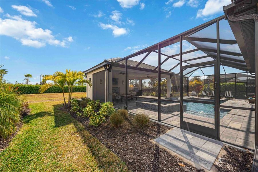 Exterior details and patio area of a home in Gran Place, Venice (Image 29).