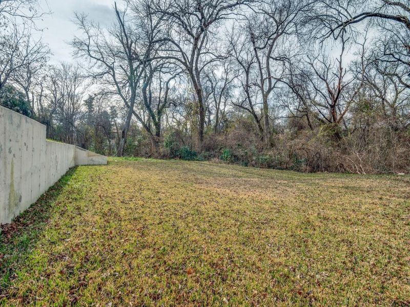 Plenty of room for backyard entertaining