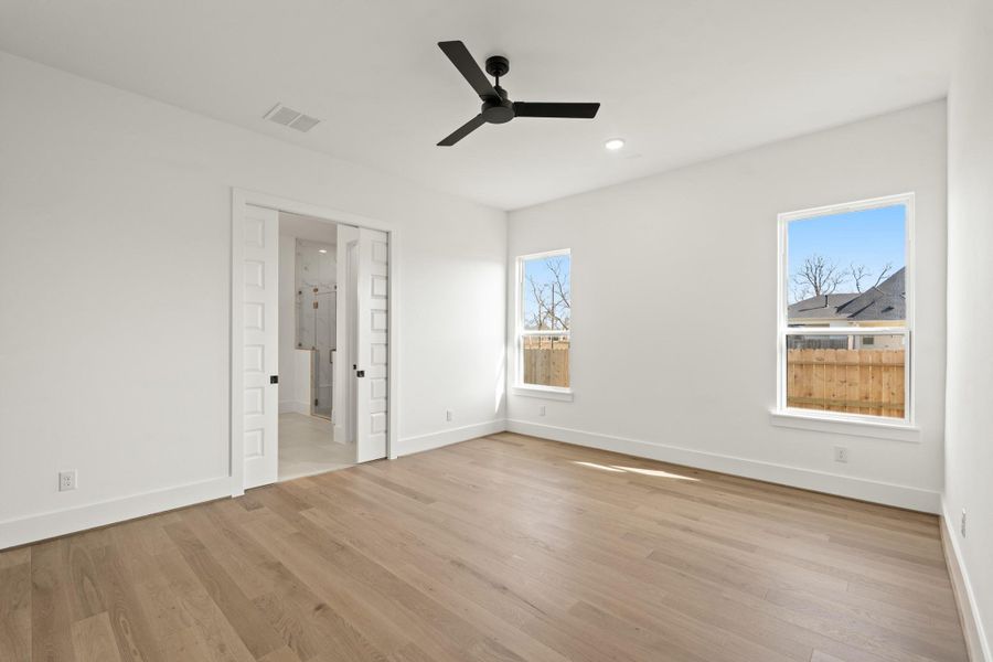 Spacious, unfurnished interior of a new home in Weston Lakes, Fulshear (Image 33). Spacious, unfurnished interior of a new home in Weston Lakes, Fulshear (Image 33).