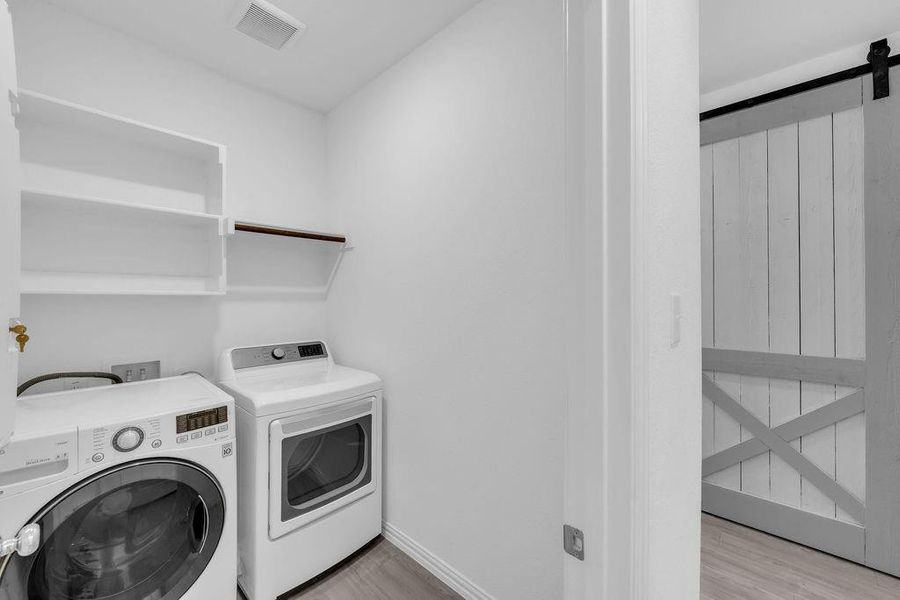 Furnished interior view inside a new home in Hurricane Creek, Anna (Image 6).