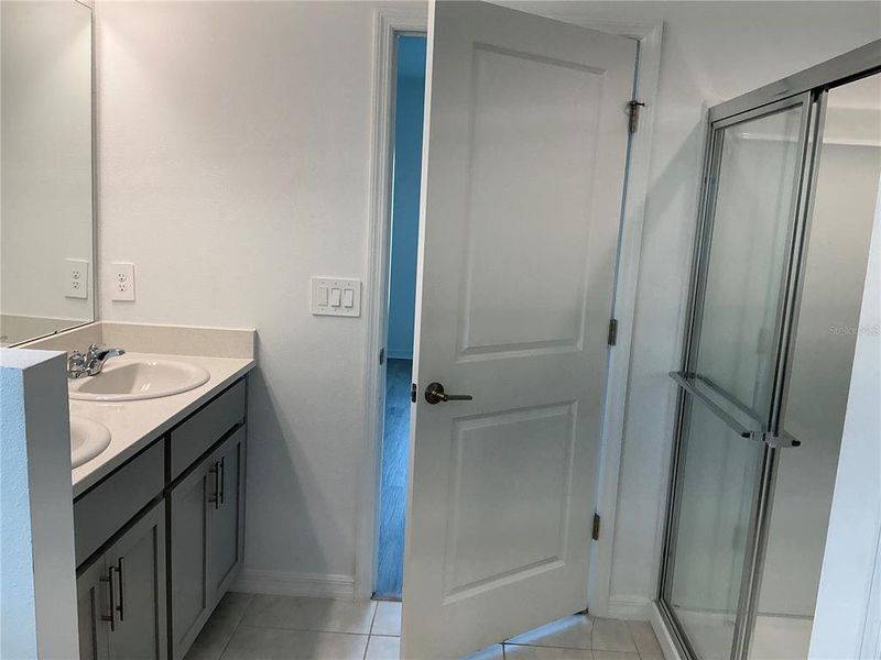 Furnished interior view inside a new home in , Kissimmee (Image 3).