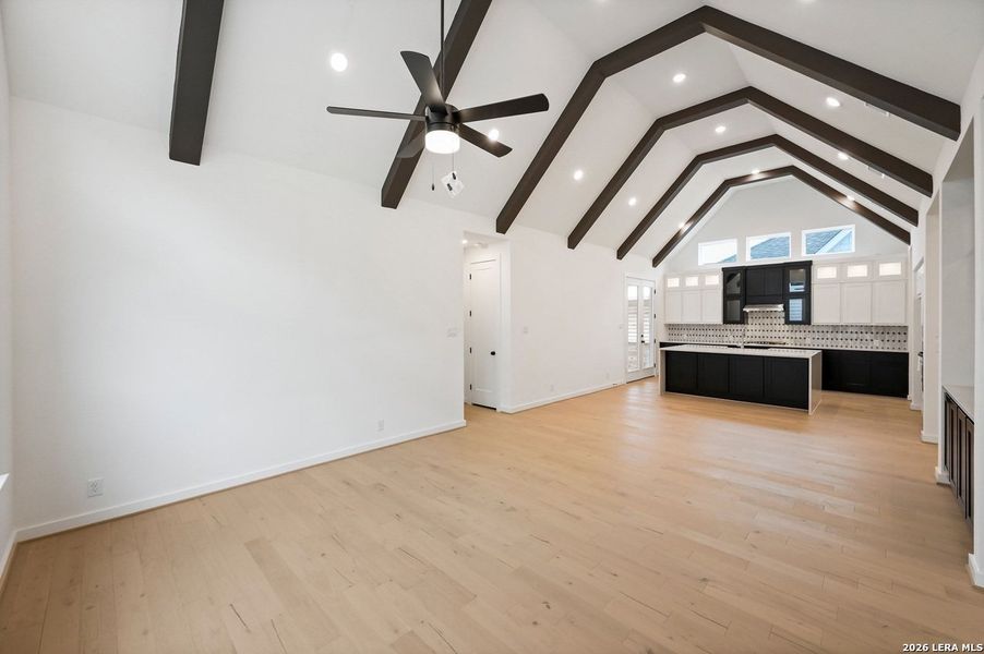 Spacious, unfurnished interior of a new home in The Crossvine, Schertz (Image 16).