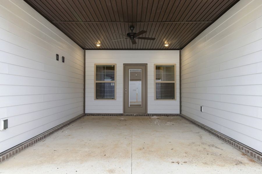 Exterior details and patio area of a home in Veterans Cove, Murfreesboro (Image 27).