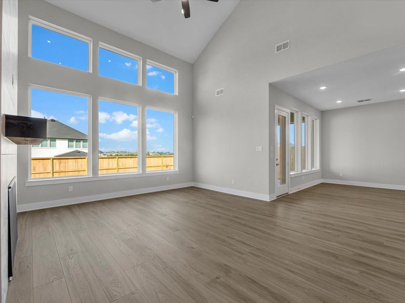 Spacious, unfurnished interior of a new home in Pecan Ridge, Fulshear (Image 11).