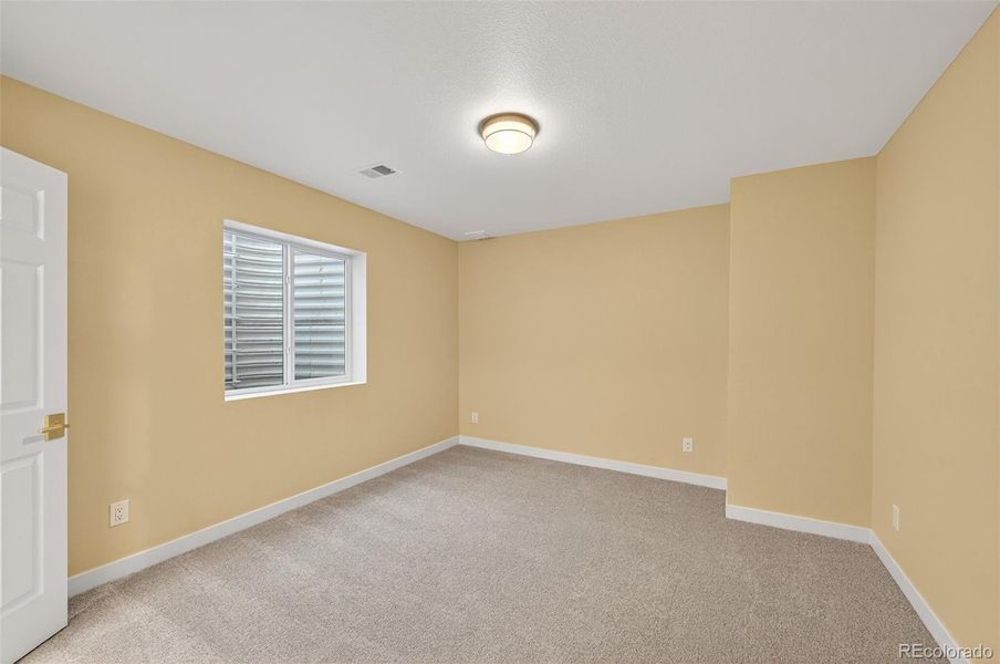 Spacious, unfurnished interior of a new home in , Aurora (Image 25).