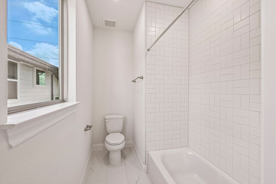 Furnished interior view inside a new home in Foxfield, Austin (Image 7).