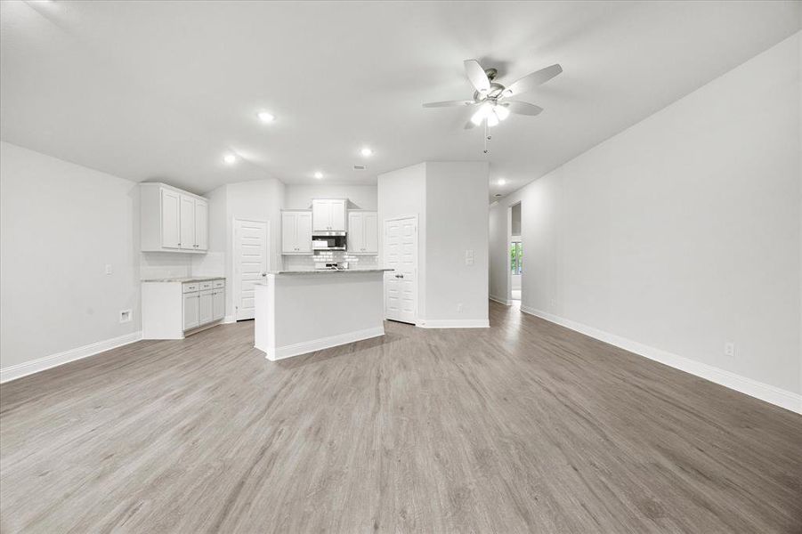 Spacious, unfurnished interior of a new home in Fox Landing, Caddo Mills (Image 19).