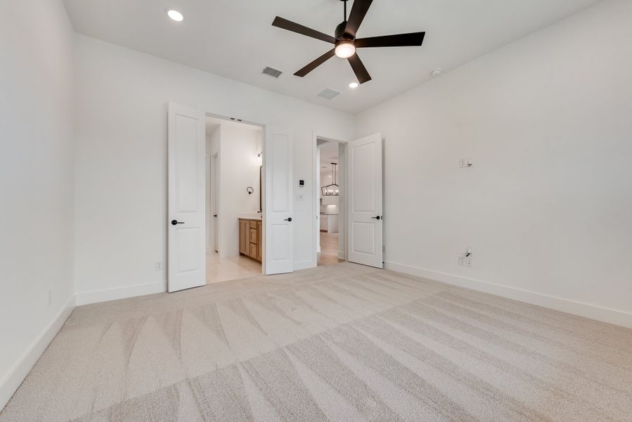 Spacious, unfurnished interior of a new home in Fields - 40' Lots, Frisco (Image 25). Spacious, unfurnished interior of a new home in Fields - 40' Lots, Frisco (Image 25).