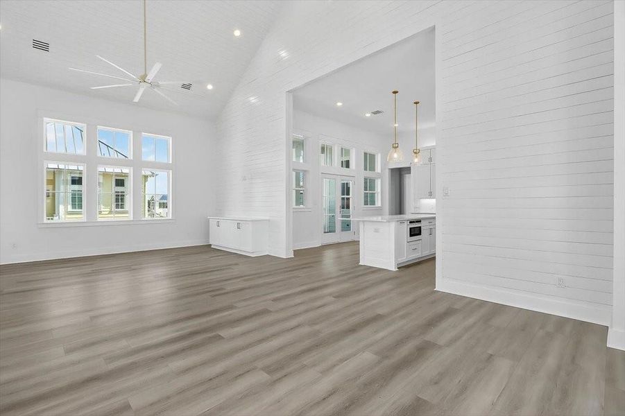 Spacious, unfurnished interior of a new home in , Port Aransas (Image 33).