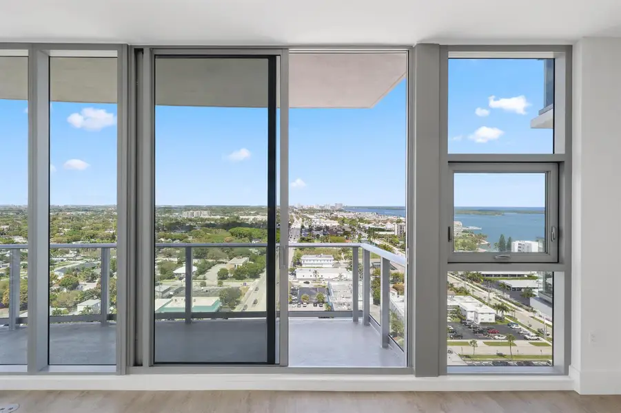 220 Lake Shore Drive - 19.jpg-FULL
