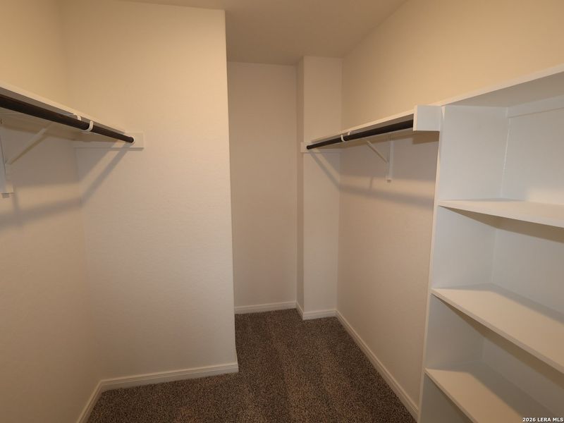 Spacious, unfurnished interior of a new home in Agave, San Antonio (Image 29).