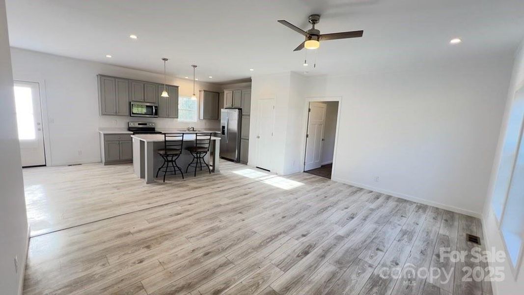 Kitchen Dining Area