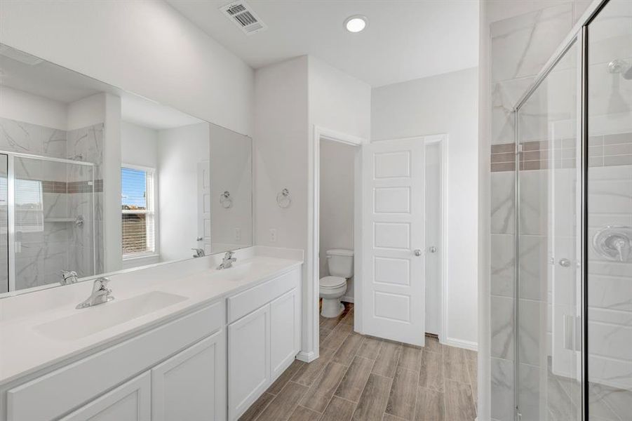 Furnished interior view inside a new home in Elevon, Lavon (Image 14).