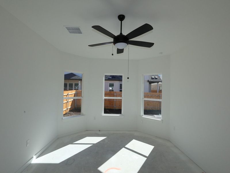 Spacious, unfurnished interior of a new home in Estancia West, Manchaca (Image 9).