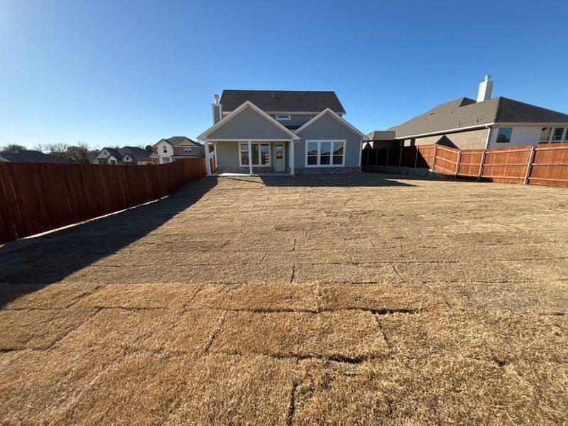 Exterior details and patio area of a home in Waterford Park, Weatherford (Image 3).