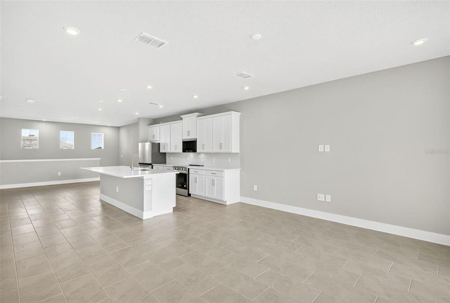 Image 40 of a home in Wellen Park.