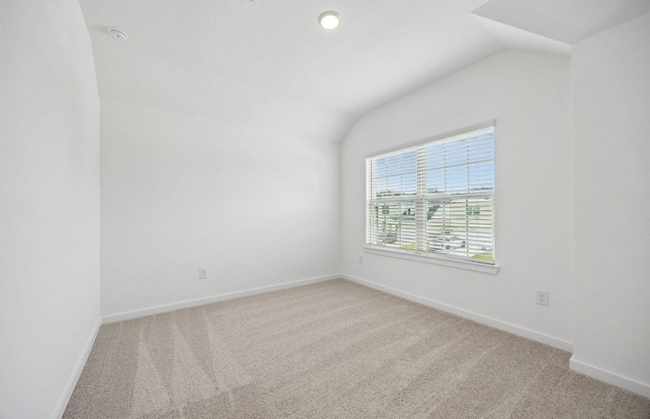 Spacious, unfurnished interior of a new home in Ellerden, Tomball (Image 22).