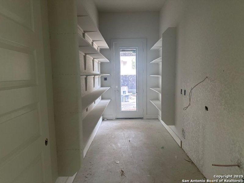 Spacious, unfurnished interior of a new home in Heimer Estates at Garden Ridge, San Antonio (Image 6).