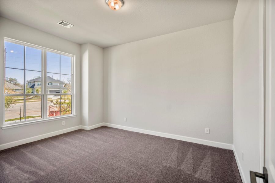 Spacious, unfurnished interior of a new home in Sienna 70′ Lots, Missouri City (Image 26).