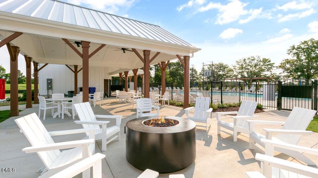 honeycutt-oaks-monument-pool-009