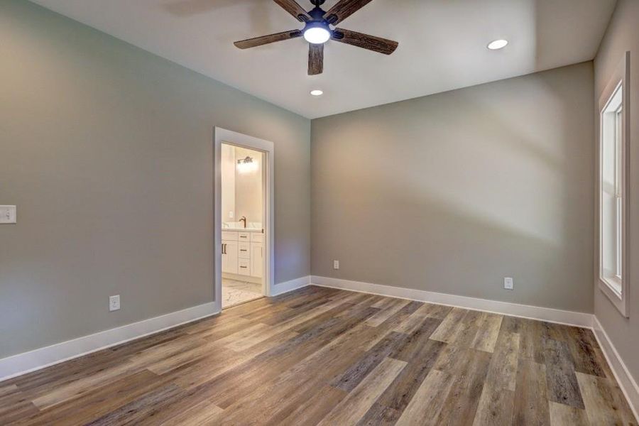 Spacious, unfurnished interior of a new home in , Monroe (Image 25).