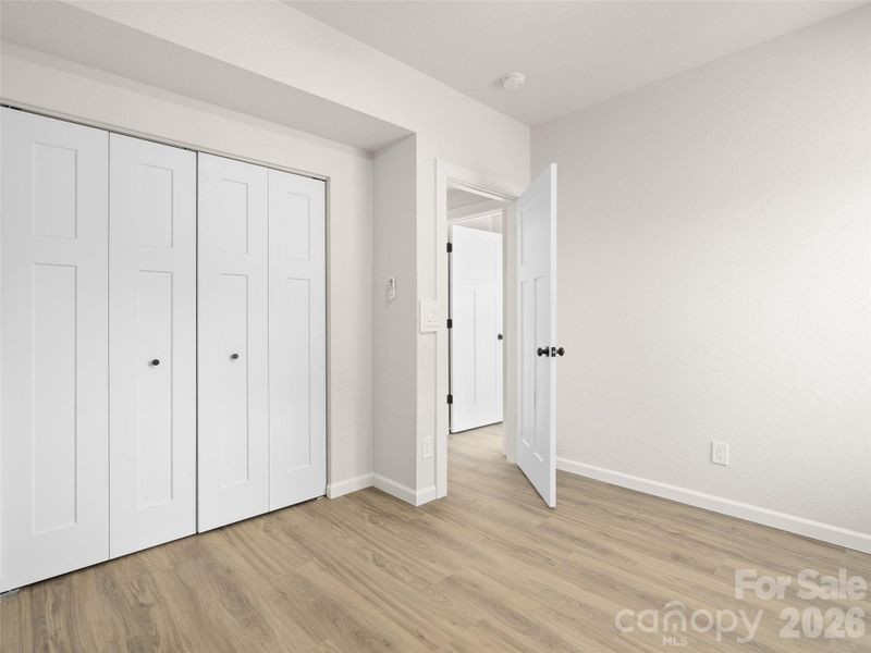 Spacious, unfurnished interior of a new home in , Waynesville (Image 27).