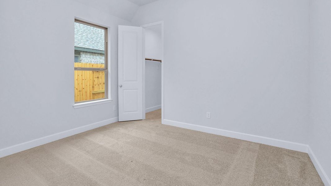 Spacious, unfurnished interior of a new home in Riceland, Mont Belvieu (Image 14).