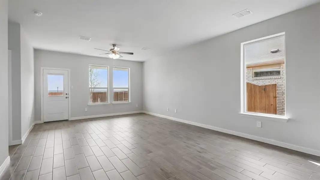 Spacious, unfurnished interior of a new home in Vista Point, Grandview (Image 20).