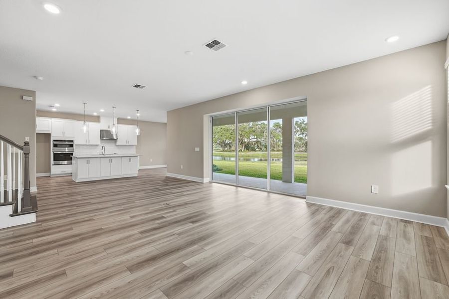Spacious, unfurnished interior of a new home in Timber Ridge, Plant City (Image 13).
