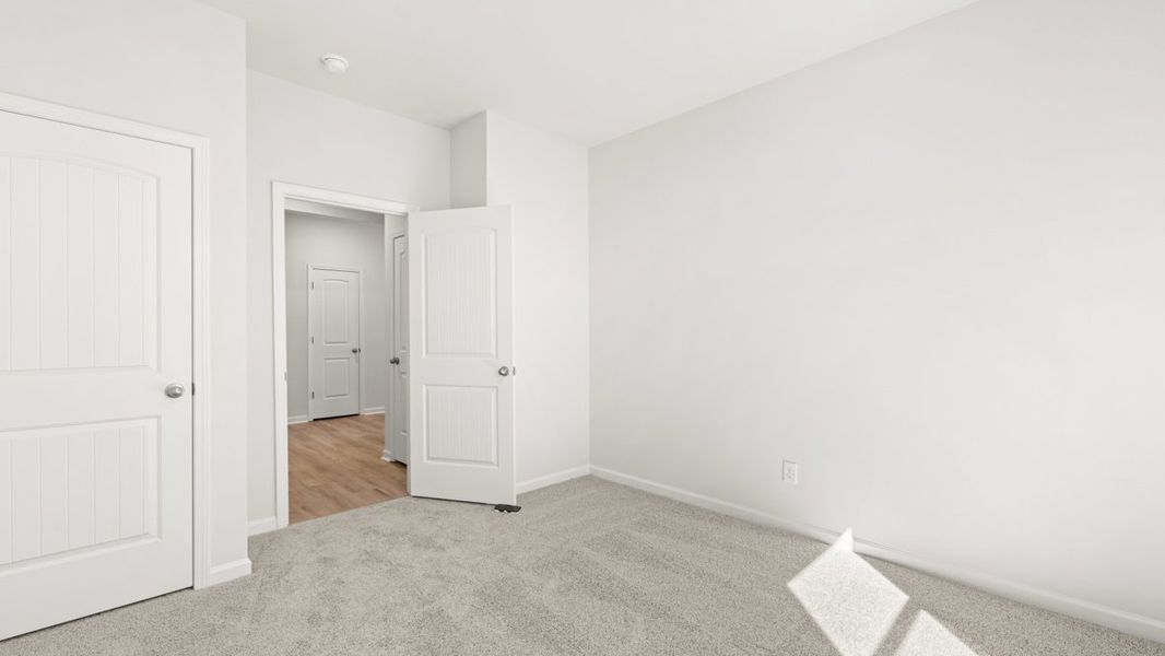 Spacious, unfurnished interior of a new home in South Wind, Union City (Image 28).