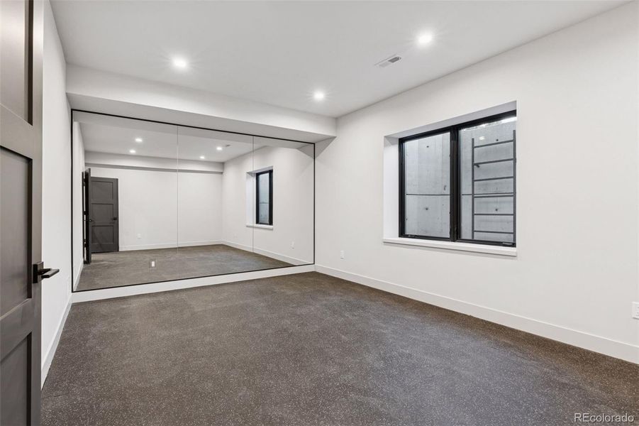 Spacious, unfurnished interior of a new home in , Littleton (Image 29).