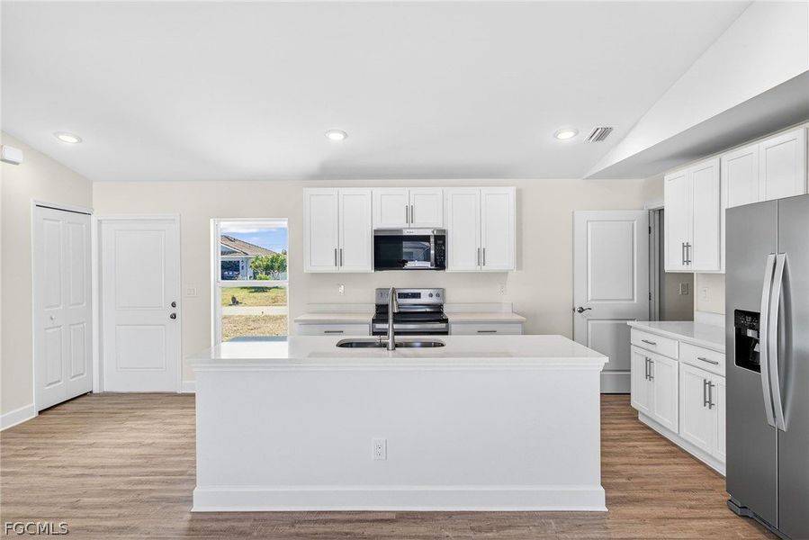 Furnished interior view inside a new home in Cape Coral, Cape Coral (Image 7).